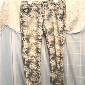 A.N.A. SKINNY ANKLE FLORAL ANKLE CROP JEANS SZ 38W